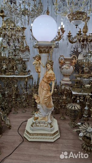 Вазы, часы все в наличии