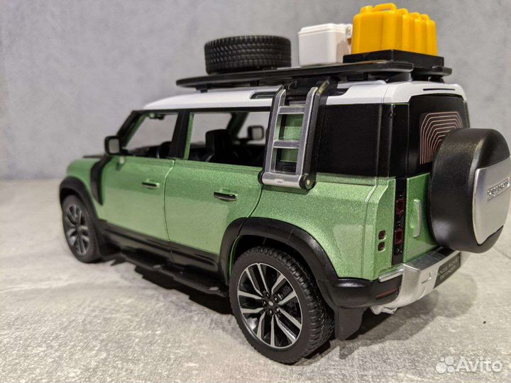 Модель Land Rover Defender 1:24