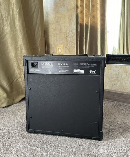 Гитарный комбоусилитель