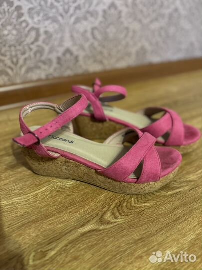 Босоножки женские