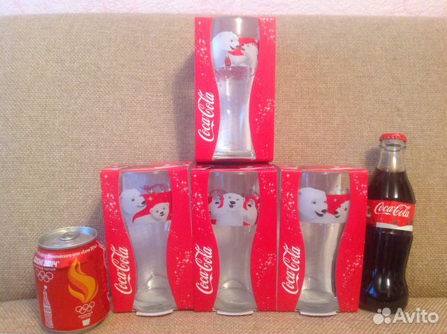 Бокал coca cola. Подарок с кока колой. Добрый кола новогодняя фабрика призы. Акция от кока колы. Коллекция стаканов кока-кола.