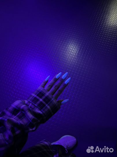 Модель на наращивание ногтей