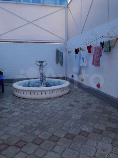 Комната 14 м² в 8-к., 1/3 эт.