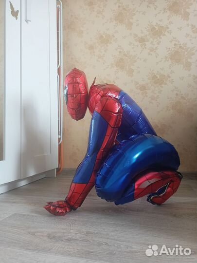 Человек-паук фольгированный шар шагающий зd