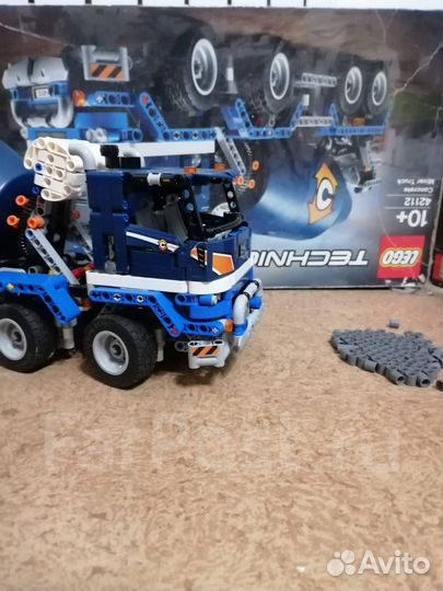 Набор Лего Technic 42112 Concrete Mixer Truck