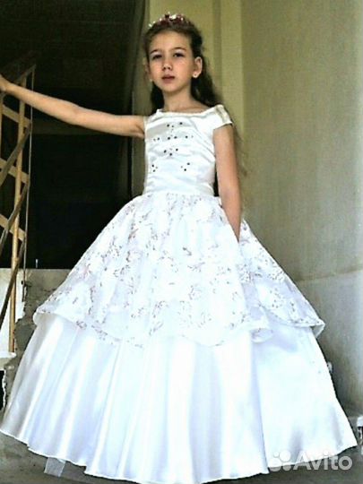 Платье, несколько штук