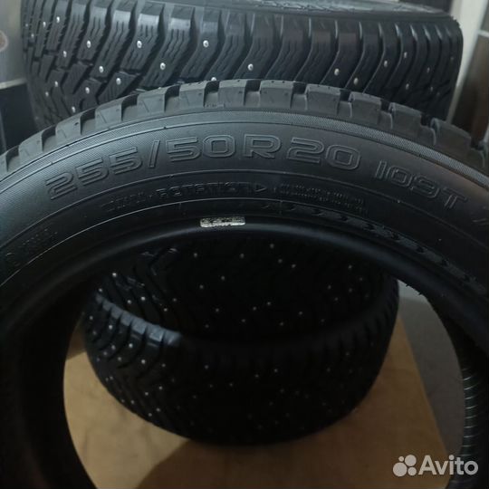 Nokian Tyres Hakkapeliitta 8 255/50 R20