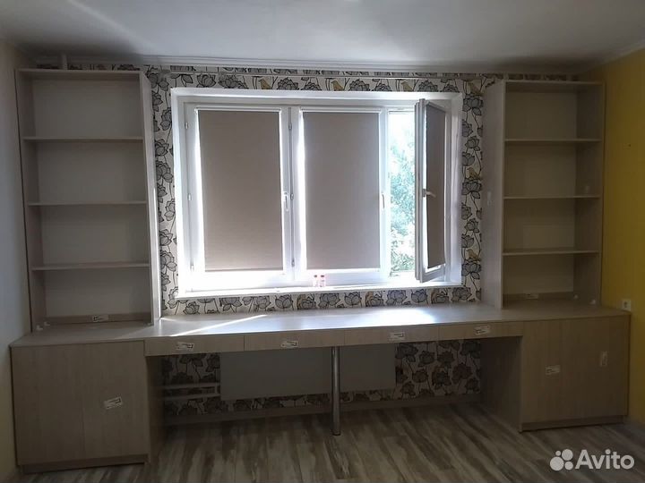 Рабочая зона у окна