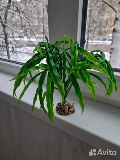 Пластиковое растение для аквариума