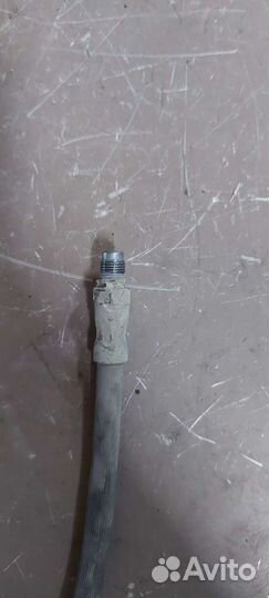 Шланг тормозной передний на Mercedes w204