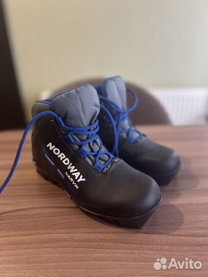 Лыжные ботинки детские 36 размер