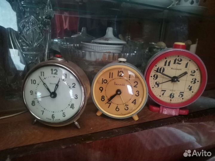 Часы будильник Ростов Витязь Янтарь