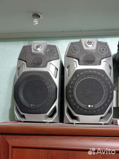 Музыкальный центр LG FFH-2005K с караоке-системой