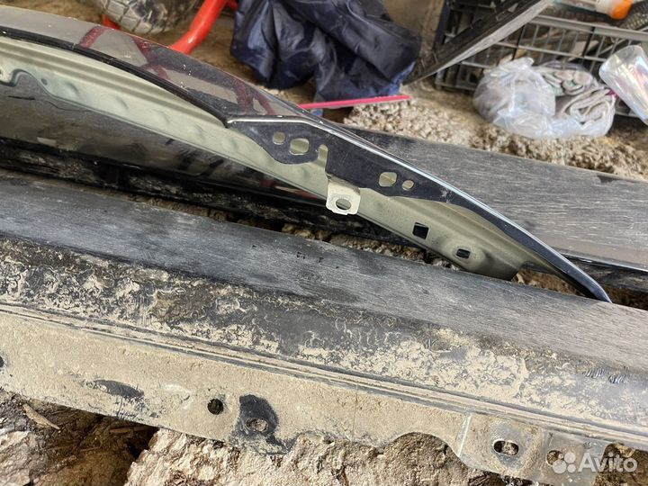 Крыло правое оригинальные