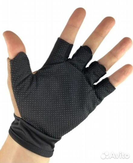 Перчатки спортивные новые