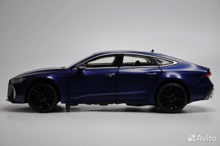 Модель автомобиля Audi RS7 Sportback металл