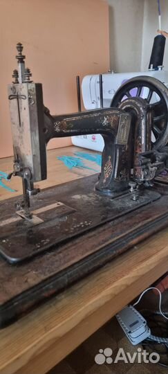 Раритетная швейная машина