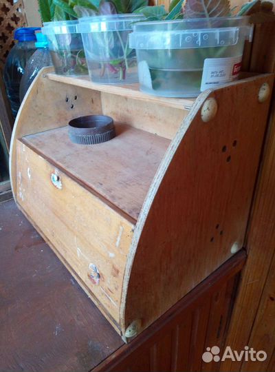 Предметы мелкой мебели и чемоданы