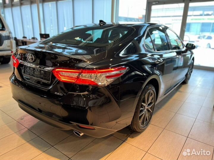 Toyota Camry 2.5 AT, 2023