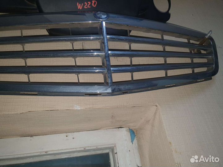 Решотка радиатора на мерседес С 2011г