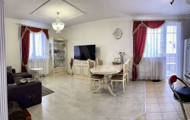 4-к. квартира, 120 м², 3/3 эт.