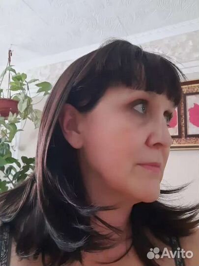 Парик новый, коричневое каре средней длины