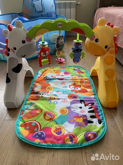 Развивающий центр fisher price