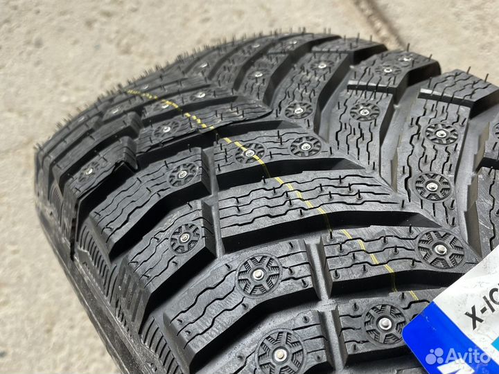 Michelin X-Ice North 4 215/65 R17