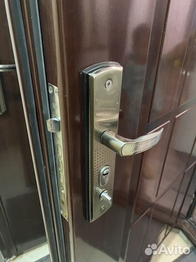 Дверь входная металлическая