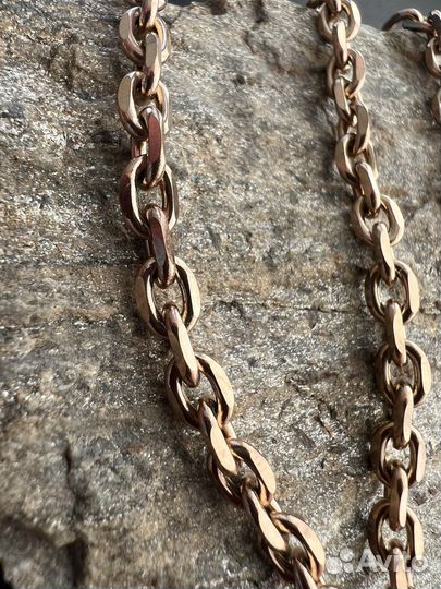 Цепь и крест