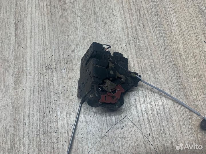 Замок Передний Правый Audi A4 B6