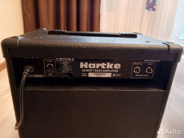 Басовый комбоусилитель Hartke B300