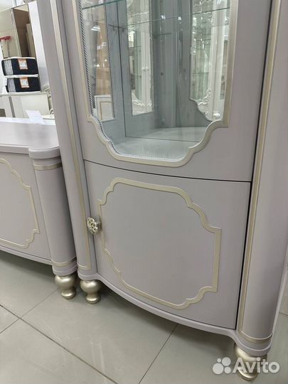 Тумба под телевизов