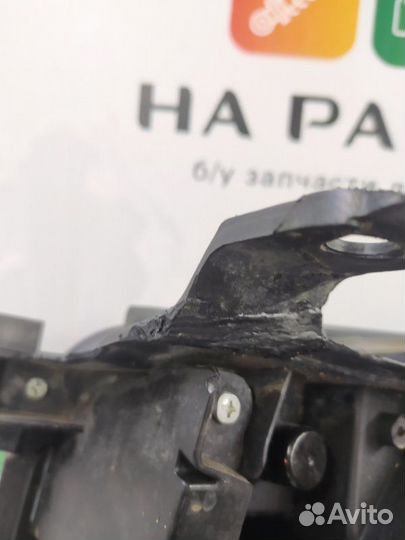 Фара передняя правая Toyota Land Cruiser 200