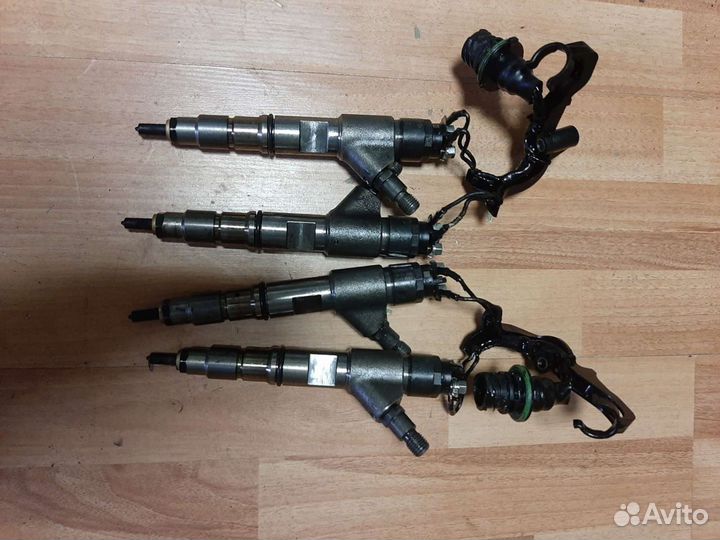 Форсунка топливная оригинал ISF 3.8