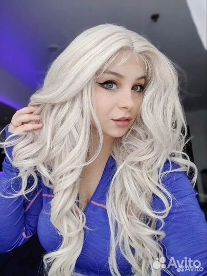 Парик платиновый блонд на сетке