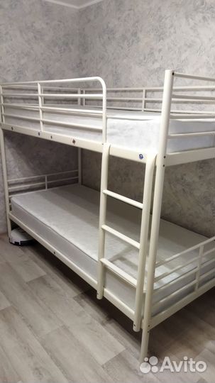 Двухъярусная кровать металлическая