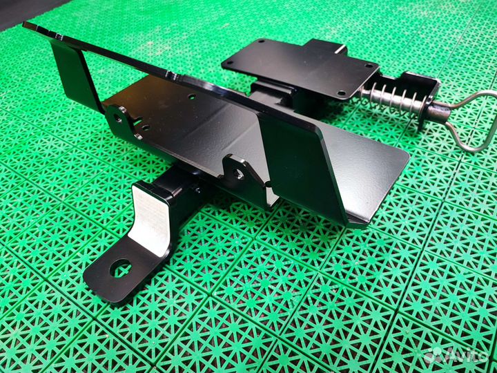 715001142 Универсальное буксирное дышло Commander