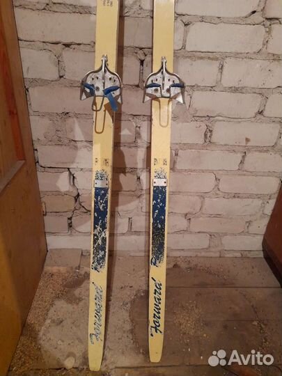 Беговые лыжи