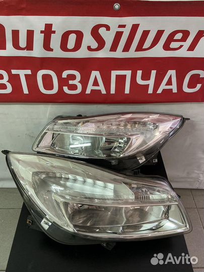 Opel Insignia A 2008-2013 фара передняя