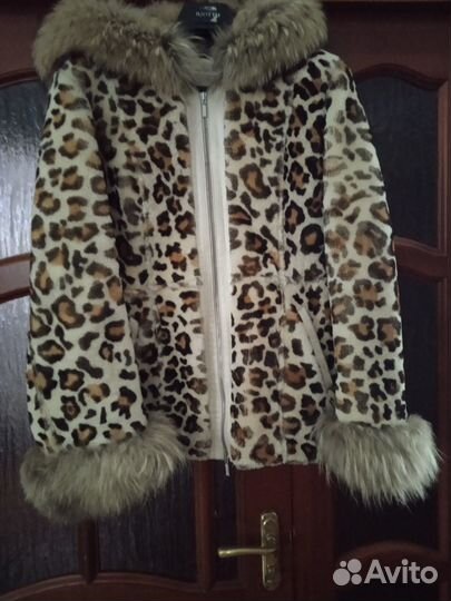 Полушубок жен, натуральный мех. 46 р