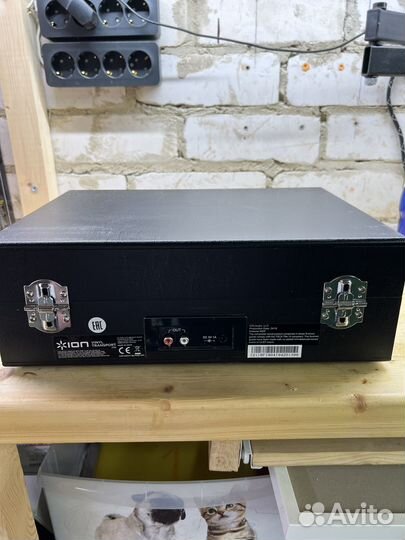 Проигрыватель винтовых пластинок ion vinyl