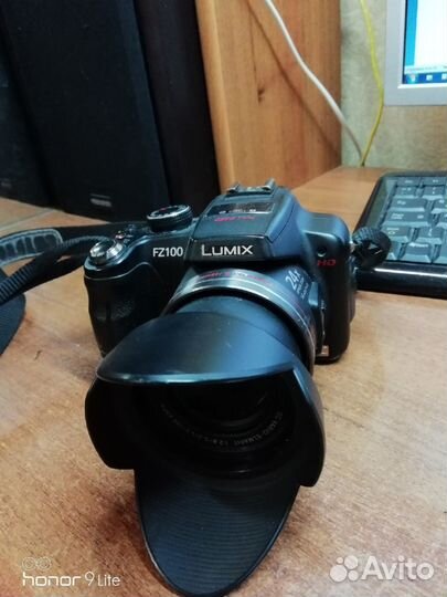 Продам фотоаппарат Panasonic Lumix DMC-FZ100