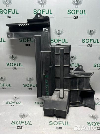 Дефлектор радиатора правый Nissan Note E11 2008