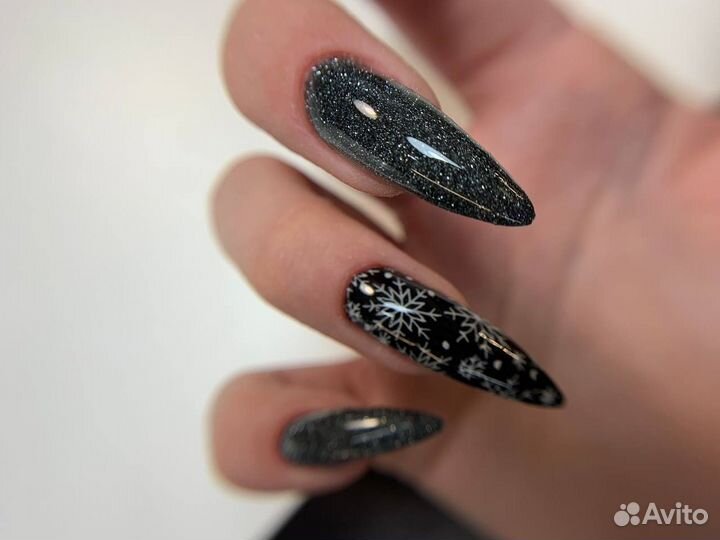 Маникюр, педикюр, наращивание ногтей