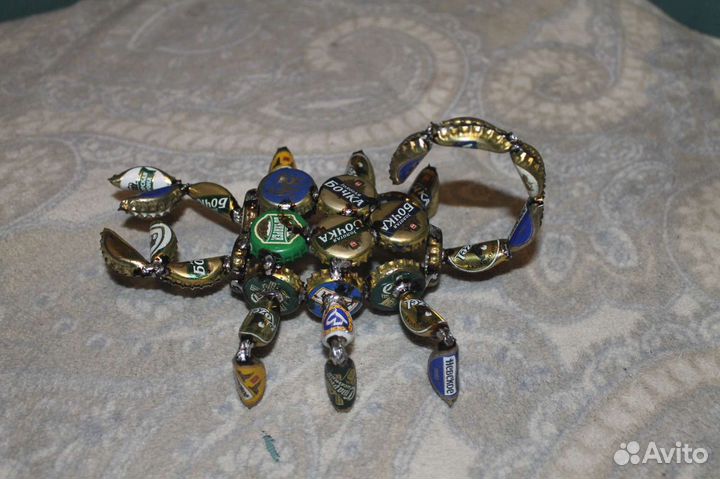 Скорпион из пробок