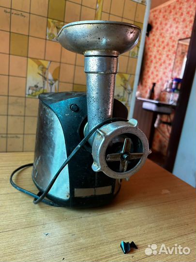 Мясорубка электрическая