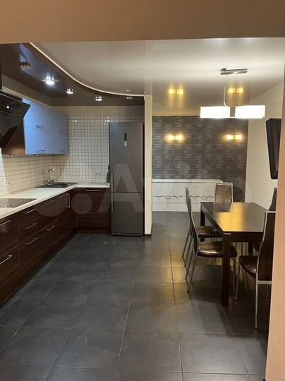 2-к. квартира, 70 м², 10/10 эт.