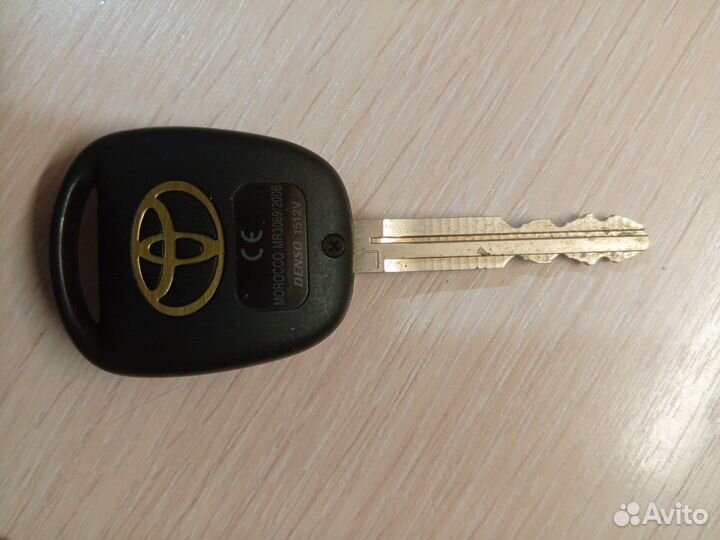 Клуч toyota кнопочный бу