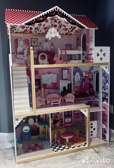 Домик кукольный